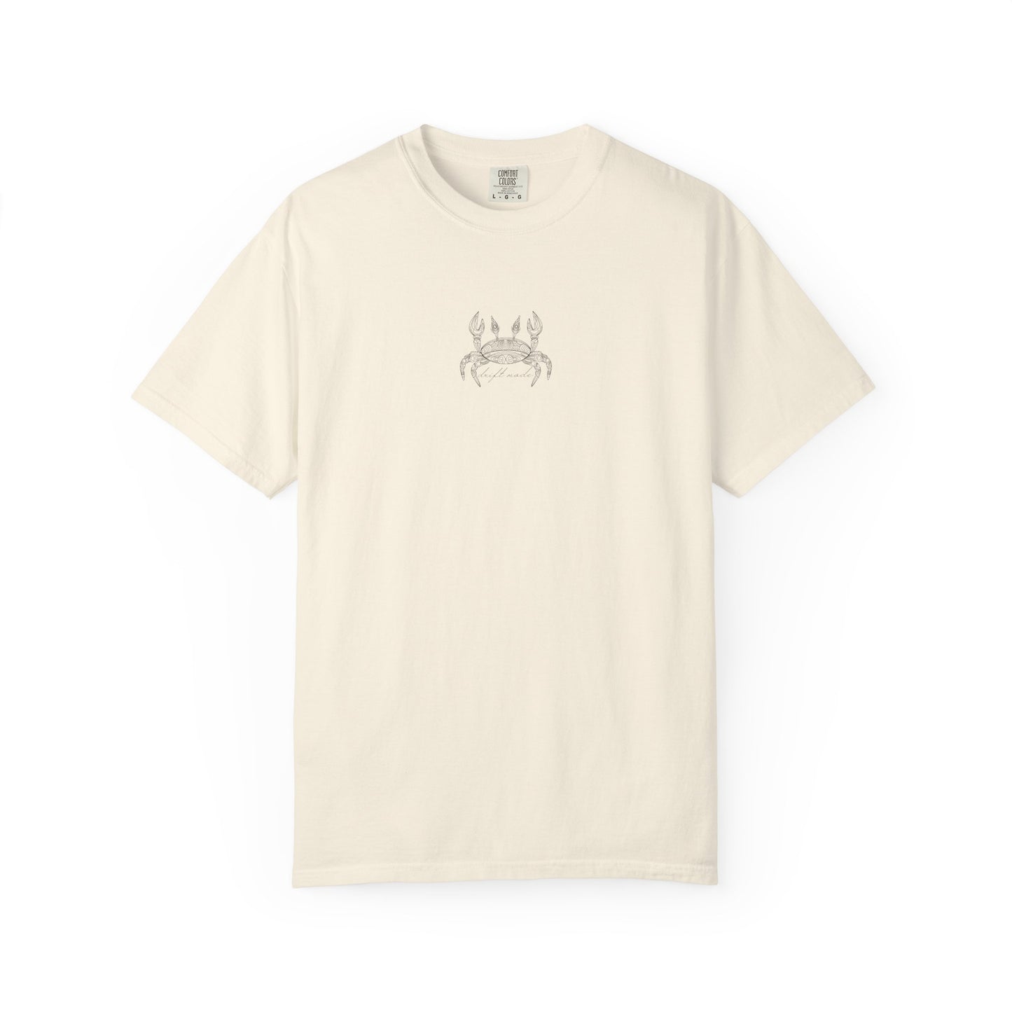 Minimalist Crab T-Shirt: Summer Beach Clothing