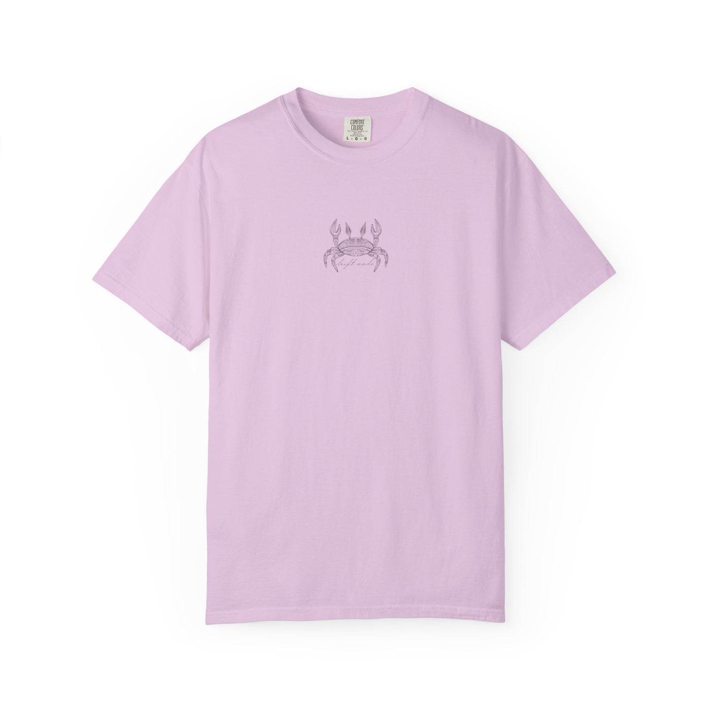 Minimalist Crab T-Shirt: Summer Beach Clothing