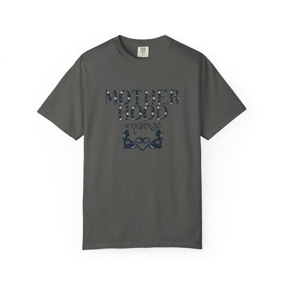 Motherhood Universe Cat Heart T-shirt: Celestial Mom Shirt