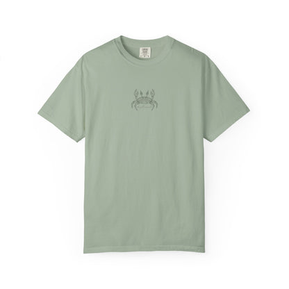 Minimalist Crab T-Shirt: Summer Beach Clothing