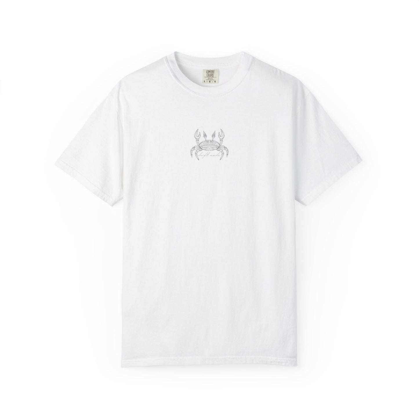 Minimalist Crab T-Shirt: Summer Beach Clothing