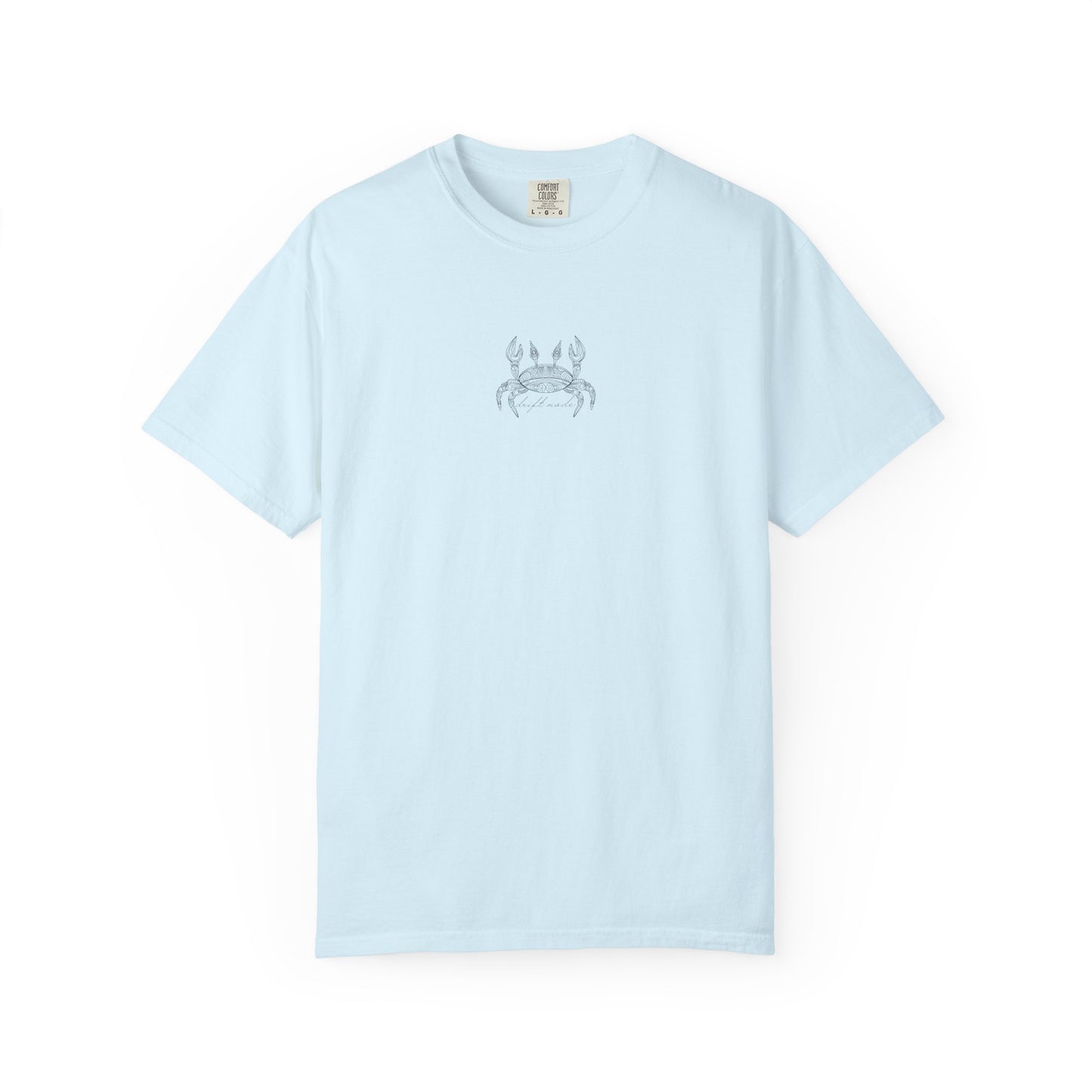 Minimalist Crab T-Shirt: Summer Beach Clothing