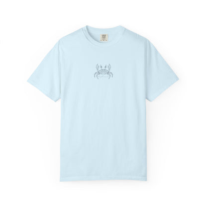 Minimalist Crab T-Shirt: Summer Beach Clothing