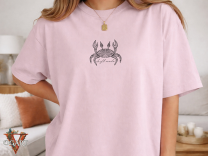 Minimalist Crab T-Shirt: Summer Beach Clothing